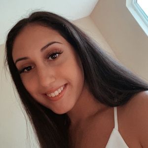 Meet your Posher, Jolia